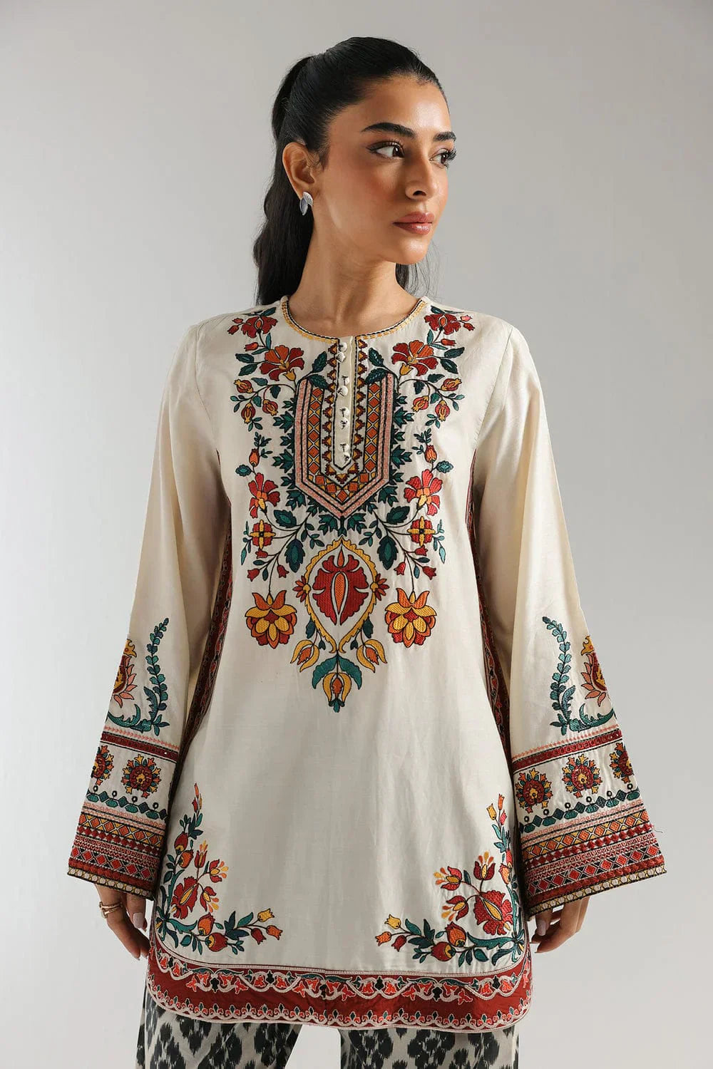 Premium Ivory Ethnic Printed 2-Piece Suit - Bohemian Style Kurta with Ikat Print Wide-Leg Trousers